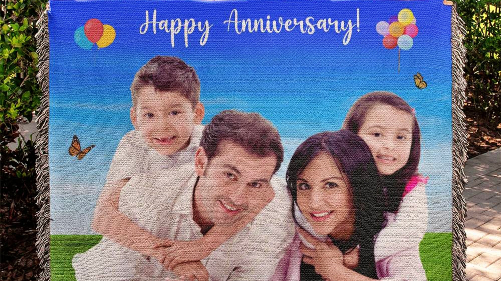 Why Custom Photo Blankets are Popular Personalized Gifts?